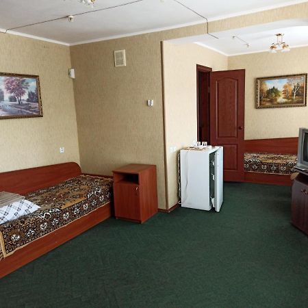 Hotel "Nizhyn" Eksteriør bilde