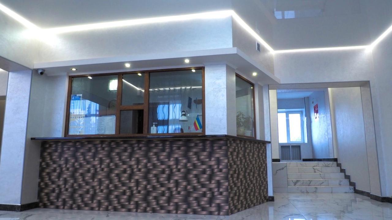Hotel "Nizhyn" Eksteriør bilde