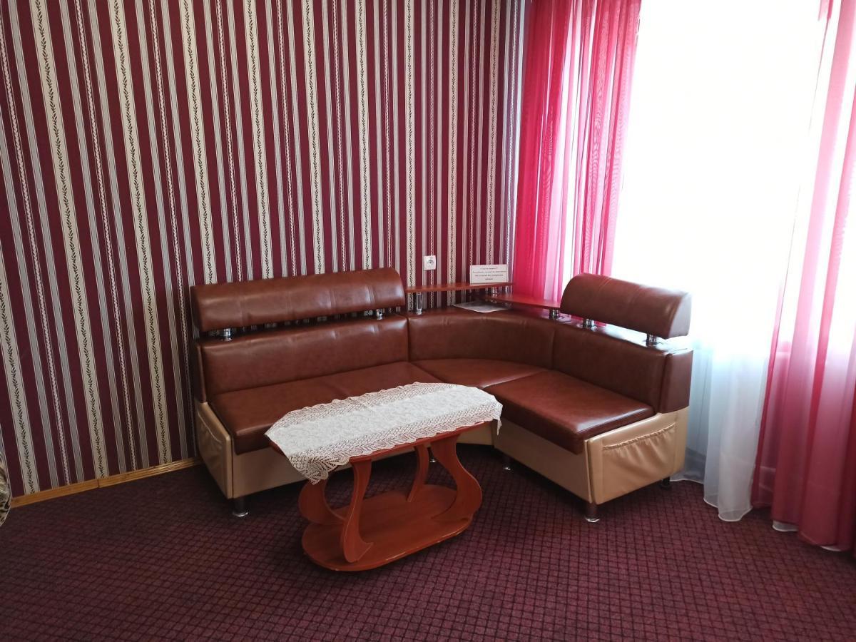 Hotel "Nizhyn" Eksteriør bilde