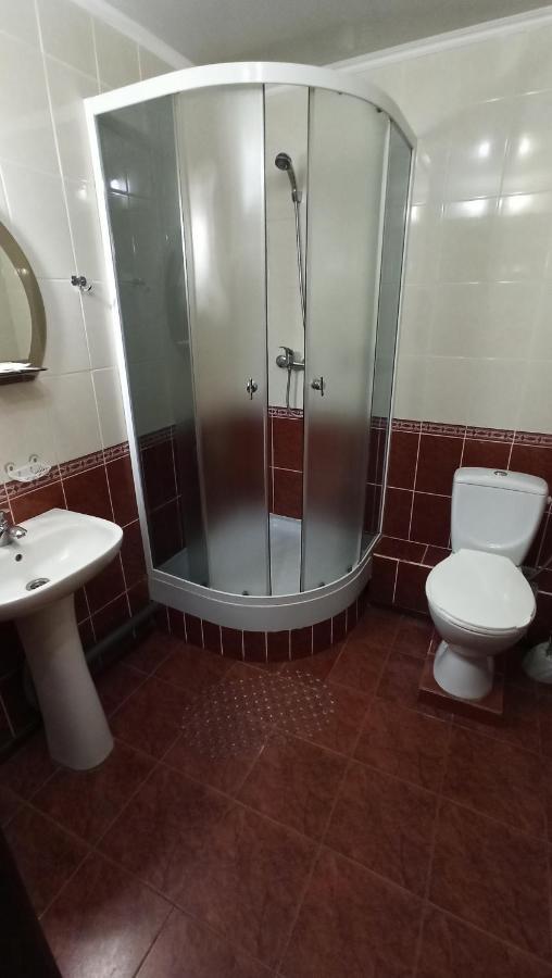 Hotel "Nizhyn" Eksteriør bilde