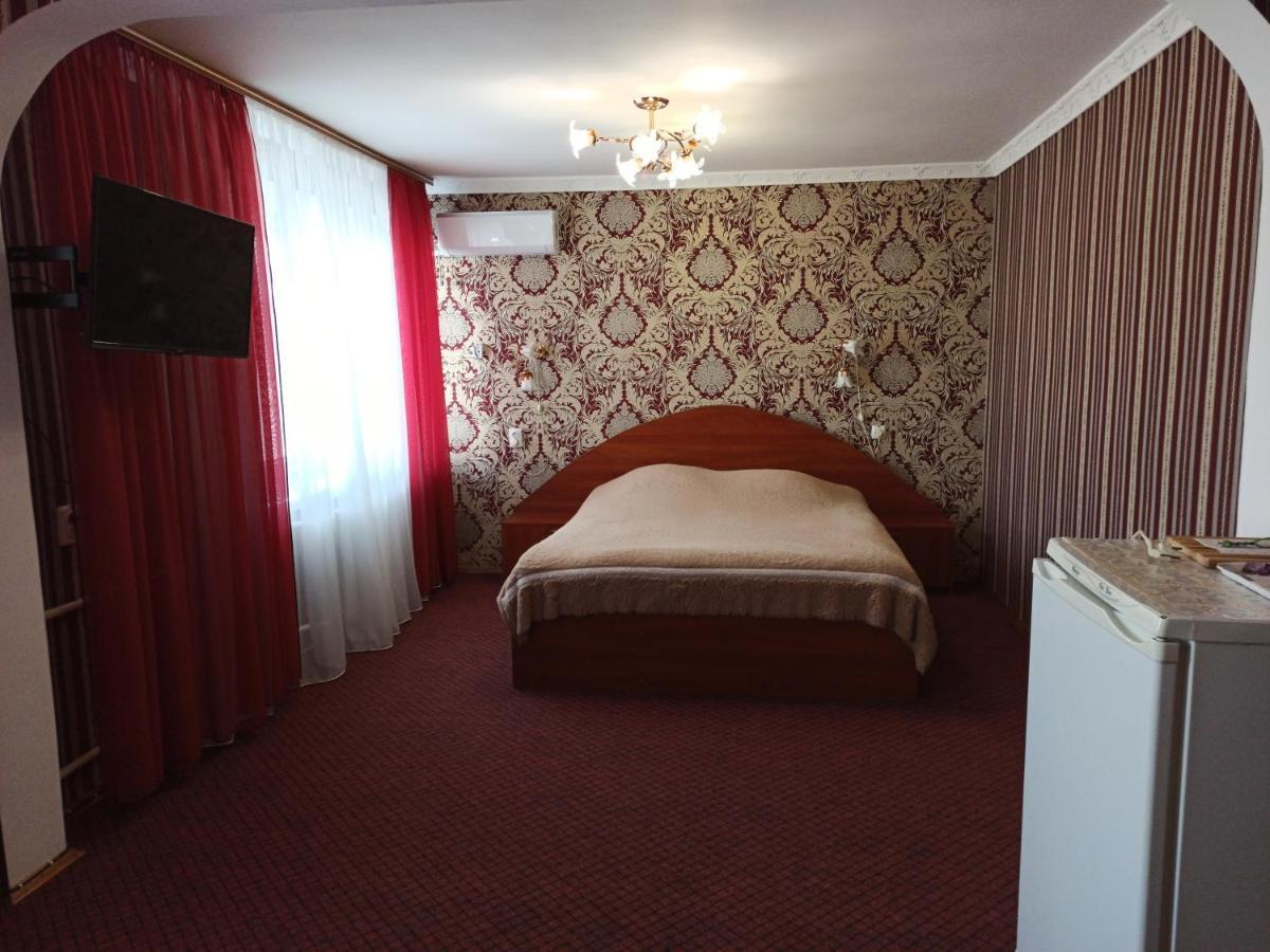 Hotel "Nizhyn" Eksteriør bilde