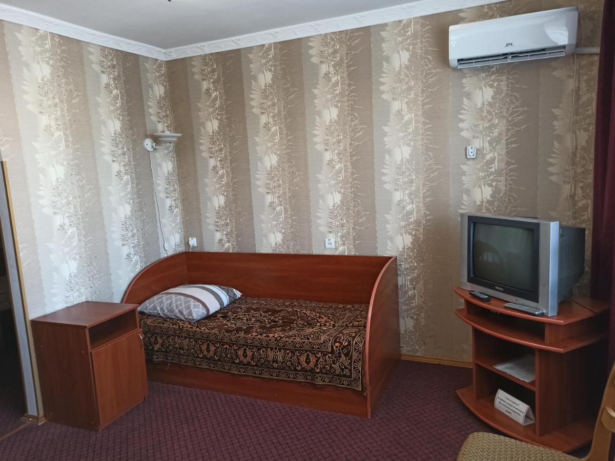 Hotel "Nizhyn" Eksteriør bilde