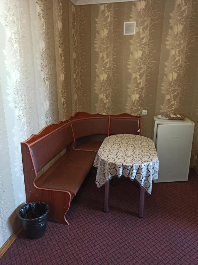 Hotel "Nizhyn" Eksteriør bilde